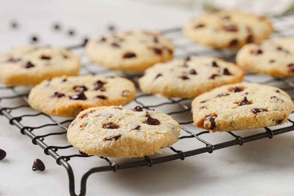 keto-chocolate-chip-cookies-on-rack